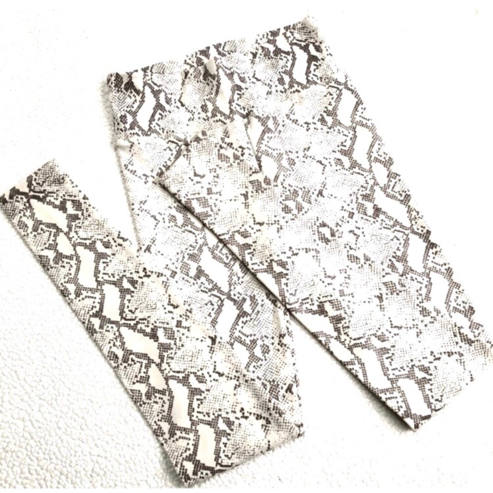 ❗️LOWEST PRICE Snakeskin Print Fleece Lined Mocha Tan Zenana Leggings - Picture 1 of 6